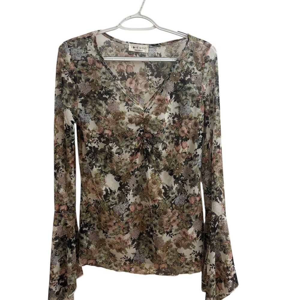 Love Wins Sheet Floral Top - L - Floral Flowy